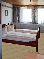 doppelzimmer-27-200_01.jpg (5721 Byte)